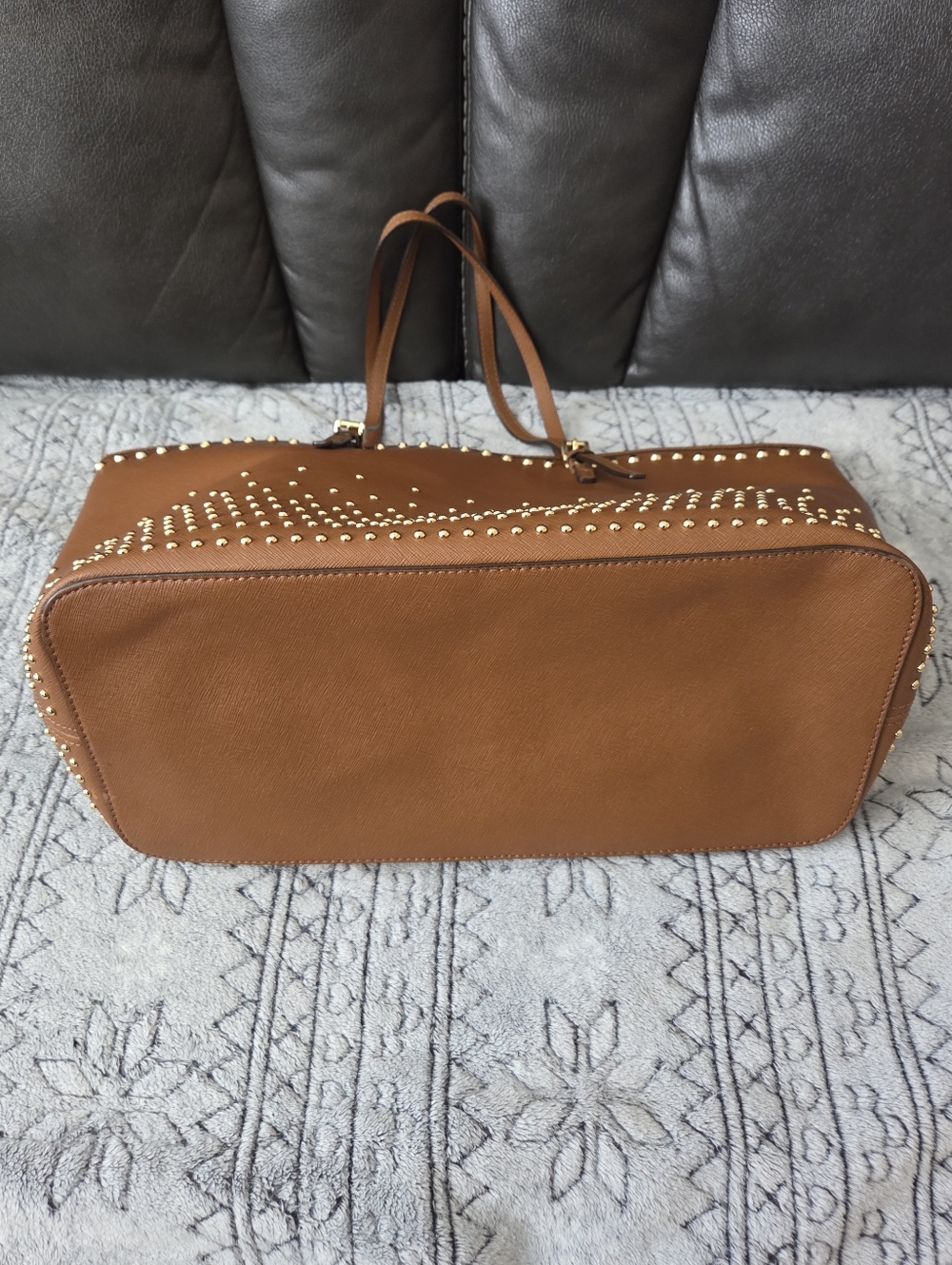 Michael Kors Tan Gold Studded Leather Jet Set Tote Bag Large Size Travel Office - Picture 11 of 16